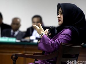 Evy Susanti Protes Keterangan Sisca Soal Duit Suap Rio Capella Evy Susanti Protes Keterangan Sisca Soal Duit Suap Rio Capella