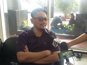 Farhat Abbas Banting Stir Jadi Produser Musik