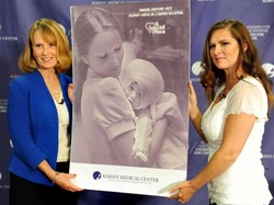 Setelah 38 Tahun, Amanda Bertemu Suster yang Merawatnya Saat Bayi