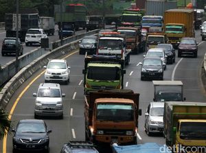 Truk Dibatasi Masuk Tol Jakarta-Cikampek, Uji Coba Senin Depan