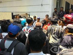 Pendaftar Blu-Jek di Fatmawati Membeludak, Sempat Terjadi Kericuhan