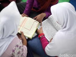 Jokowi Resmi Tetapkan 22 Oktober Sebagai Hari Santri Nasional