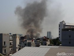 Kebakaran di Kawasan Tomang, Jalanan Macet Total