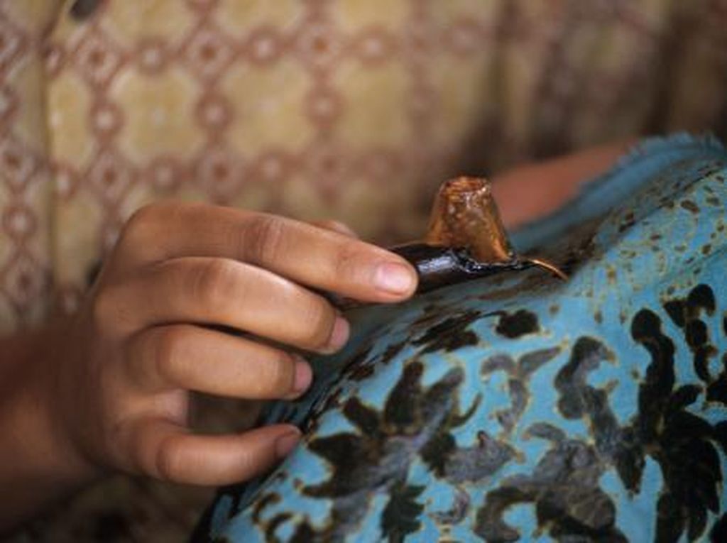 Hari Batik Nasional, Ini 4 Tips Jitu Rawat Batik Agar Awet Menurut Ahli