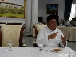 Pulang Haji, Aher Ceritakan Rasanya 4 Kali ke Tanah Suci