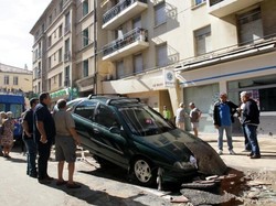 17 Orang Tewas Akibat Banjir di Kawasan Mewah Prancis