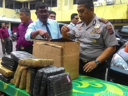 Dodol Ganja 15 Kg Disita di Aceh Besar saat akan Dikirim ke Tangerang