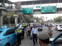Penampakan Pelanggar Lalu Lintas di Jakarta Kena Batunya, Pemotor Hingga TransJ
