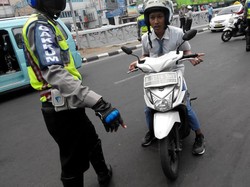 Pelajar Tak Punya SIM Hingga Ojek Online Kena Razia di Tanah Abang
