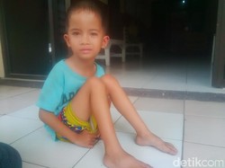 Balita Ganteng Telantar Ini Lari Bolak Balik Seberangi Jalan Pasirkoja