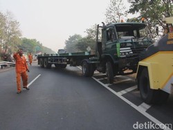 Tiga Mobil Terlibat Kecelakaan Beruntun di Tol Pancoran