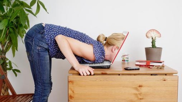 Ilustrasi kecanduan internet. Foto: Getty Images Ilustrasi kecanduan internet. Foto: Getty Images