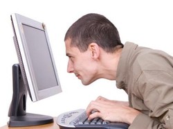 Terlalu Sering Menatap Layar Gadget, Hati-hati Kena Blepharitis