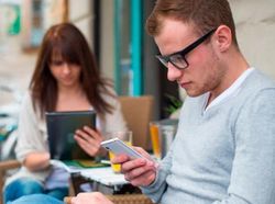 Alasan Kesehatan, Ini Waktu-waktu yang Dilarang Untuk Mengecek Ponsel