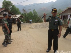 Melihat Lebih Dekat Pembangunan Jalan Purwakarta-Bogor yang Dibangun TNI