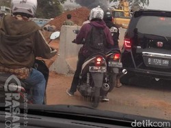 Kebakaran di Kalimalang Membuat Lalu Lintas ke Jatiwaringin Macet