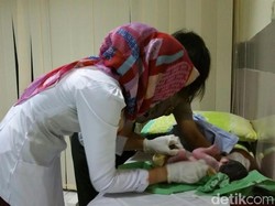 Salut! Polisi Bantu Persalinan Ibu Muda yang Mengalami Kontraksi di JCC