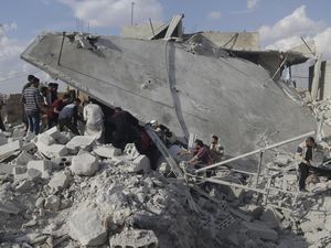 Serangan Udara Rusia Tewaskan 23 Warga Sipil Suriah, Termasuk 7 Anak-anak