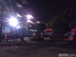 Mahasiswa Universitas Pancasila yang Tawuran Larang Mobil Damkar Masuk Kampus