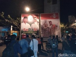 Alat Peraga Kampanye Pilwalkot Surabaya Mulai Disebar