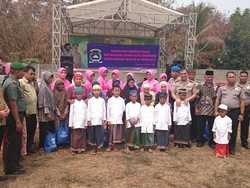 Polisi Tangerang Gelar Sunatan Massal dan Bagi-bagi Sembako ke Warga