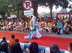 Fashion on Pedestrian, Cara Banyuwangi Kenalkan Batik