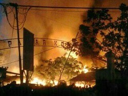 Ratusan Kios Pasar Kolpajung Pamekasan Hangus Terbakar