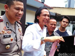 Piyu Padi Ceritakan Pernah Dapat Pick Gitar Personil Judas Priest