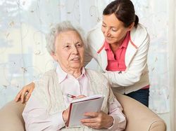 Mengenal Caregiver, Profesi Bergaji Tinggi yang Jarang Dilirik