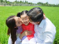 Kata Ibu-ibu Soal Beda Pengasuhan Anak Pertama dan Selanjutnya