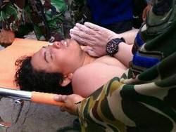Frans Selamat, Keluarga: Dia Bisa Berenang dan Sering Bicara Survival