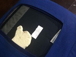 Penampakan Lebih Detail Jok Heli yang Ditemukan Polisi di Pulau Samosir