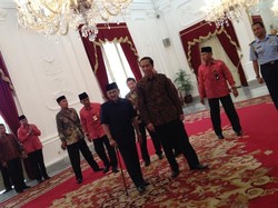 Jokowi Undang BJ Habibie Makan Siang di Istana