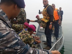 Pencarian Heli yang Jatuh di Danau Toba Diperpanjang, 3 Heli dan 25 Perahu Dikerahkan