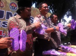 Kata Produsen soal Desain dan Peredaran Puluhan Ribu Sandal Berlafal Allah