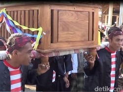 Ini Alasan Sesajen Kirab Jodang Sambut 1 Muharram di Probolinggo Harus 7 Rupa