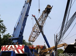 Ini Penyebab Jatuhnya Crane yang Timpa Rumah Pensiunan Jenderal Polisi