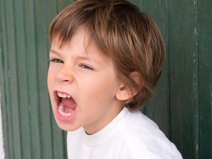 Menyikapi Balita yang Tiba-tiba Mengucapkan Kata-kata Kasar