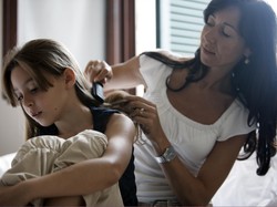 Jadi Anak Kesayangan Dijamin Bahagia, Siapa Bilang?