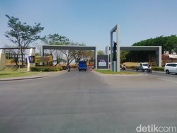 Penutupan Jalan Depan Gerbang Unesa Batal Dilakukan