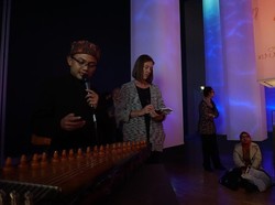 Pembacaan Manuskrip Kuno Sunda di Depan Publik Jerman yang Menarik Penelitian