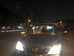 Para ABG Juga Rusak Mobil-mobil yang Parkir di Kawasan Senayan