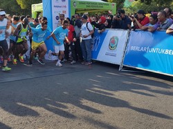 Sandiaga Uno dan 2 Pelari Asal Kenya Ramaikan International Banyuwangi Run