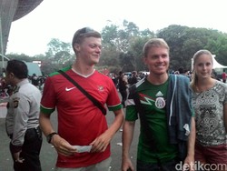 Bule Jerman ini Ikut Ramaikan Final Piala Presiden di Gelora Bung Karno
