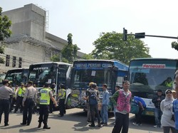 92 Bus dan 33 Truk Angkut Bobotoh dari Bandung ke GBK