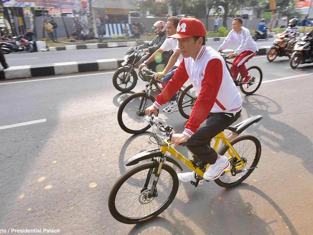 Pagi Ini Jokowi akan Bersepeda di Borobudur dan Bagikan Sertifikat Tanah Pagi Ini Jokowi akan Bersepeda di Borobudur dan Bagikan Sertifikat Tanah