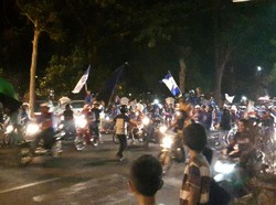 Kembang Api dan Klakson Motor Ramaikan Kemenangan Persib di Bandung