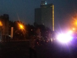 Rusuh, Polisi Sempat Tembakkan Gas Air Mata di Jalan Menuju GBK