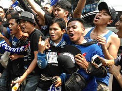 Tiba di Polda Metro Bareng Ridwan Kamil, Rombongan Bobotoh Digeledah Polisi