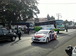 8 Bus Bobotoh dari Sukabumi Dikawal Ketat Polisi ke GBK, Tak Boleh Pakai Atribut